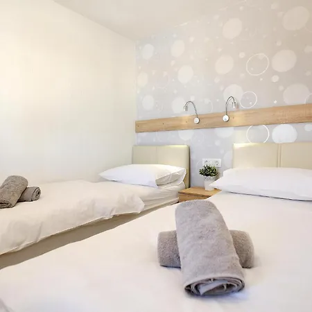 Semesterbostad Beautiful In Murter