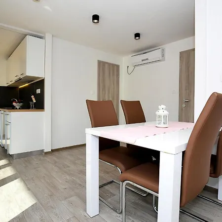 2 Bedroom Stunning In * Murter