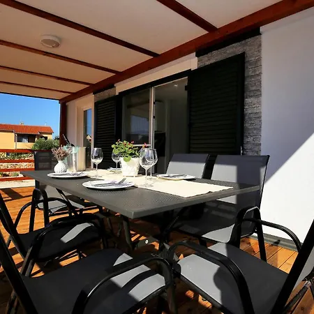 2 Bedroom Stunning In * Murter